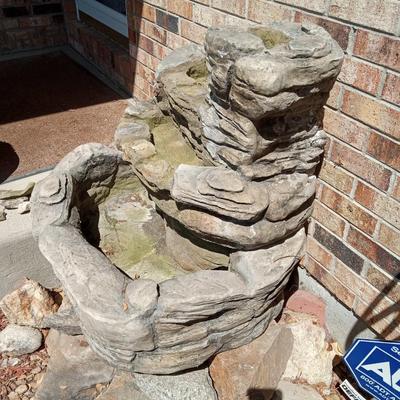 MULTI LEVEL OUTDOOR WATER FEATURE FOUNTAIN