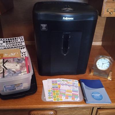 FELLOWES 11C PAPER SHREDDER, CARDS, STICKERS, CLOCK