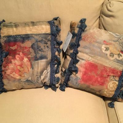 Pairof Yula design pillows