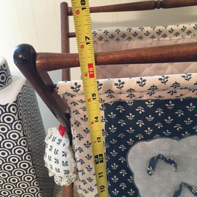 Folding knitting basket