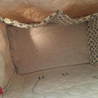 Folding knitting basket
