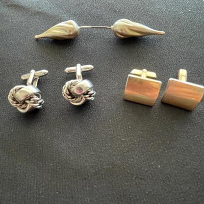 TWO PAIRS OF VINTAGE CUFFLINKS