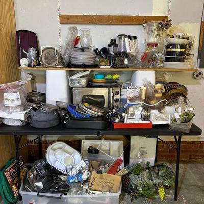 Lot 4: Garage / Kitchen & misc items
