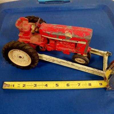 LOT 53 OLD METAL TOY TRACTOR