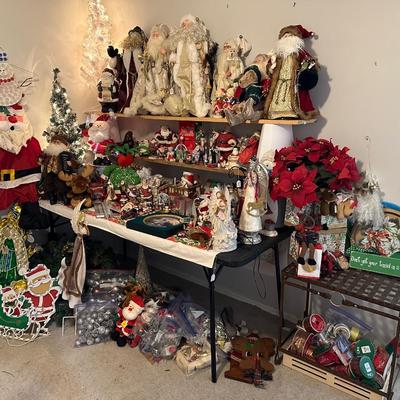Lot 18: Bedroom / Holiday Selection (Right side)
