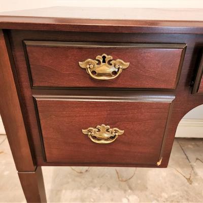 Lot #46  Mahogany Finish Kneehole Desk - working keys