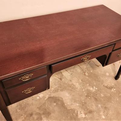 Lot #46  Mahogany Finish Kneehole Desk - working keys