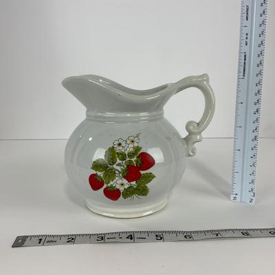 -41- POTTERY | McCoy 7528 USA Strawberry Pitcher & Bowl