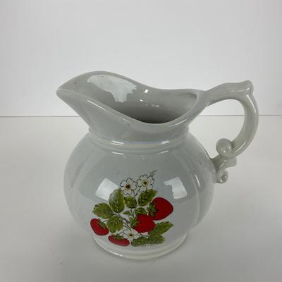 -41- POTTERY | McCoy 7528 USA Strawberry Pitcher & Bowl
