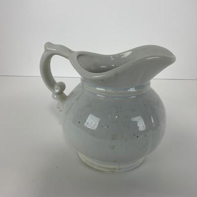 -41- POTTERY | McCoy 7528 USA Strawberry Pitcher & Bowl