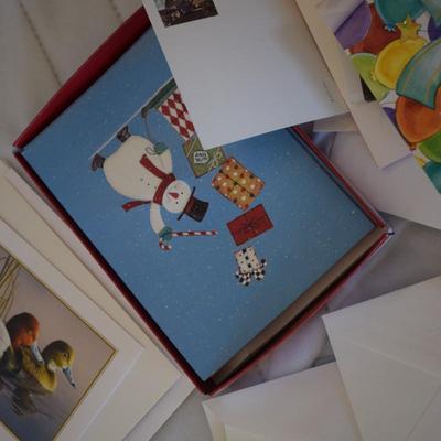 Box lot of greeting cards