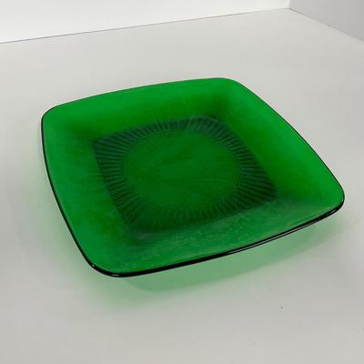 -68- GLASSWARE | Anchor Hocking Glass Co. | Forest Green Square Plates