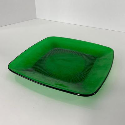 -68- GLASSWARE | Anchor Hocking Glass Co. | Forest Green Square Plates