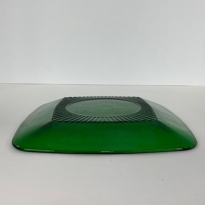 -68- GLASSWARE | Anchor Hocking Glass Co. | Forest Green Square Plates