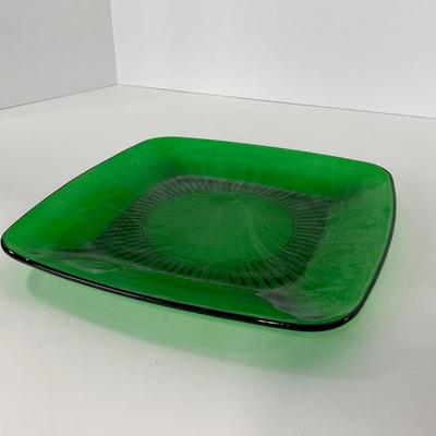 -68- GLASSWARE | Anchor Hocking Glass Co. | Forest Green Square Plates