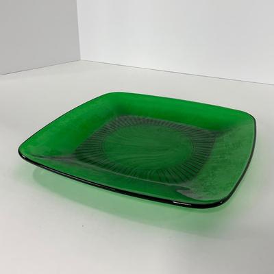 -68- GLASSWARE | Anchor Hocking Glass Co. | Forest Green Square Plates