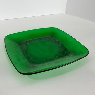 -68- GLASSWARE | Anchor Hocking Glass Co. | Forest Green Square Plates