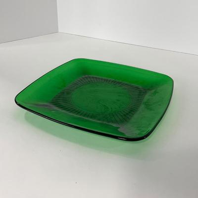 -68- GLASSWARE | Anchor Hocking Glass Co. | Forest Green Square Plates