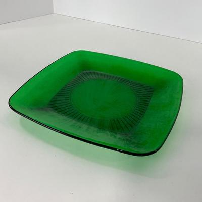 -68- GLASSWARE | Anchor Hocking Glass Co. | Forest Green Square Plates