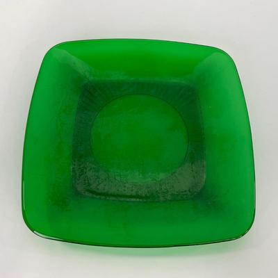 -68- GLASSWARE | Anchor Hocking Glass Co. | Forest Green Square Plates