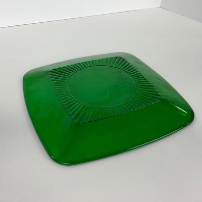 -68- GLASSWARE | Anchor Hocking Glass Co. | Forest Green Square Plates