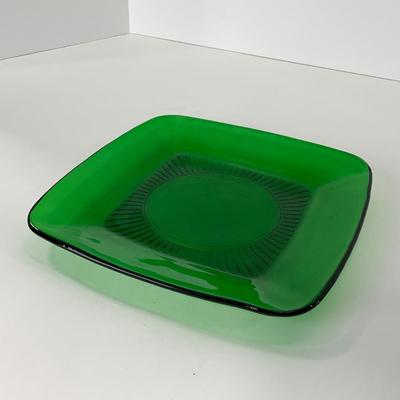 -69- GLASSWARE | Anchor Hocking Glass Co. Forest Green | Small Plates & Creamers