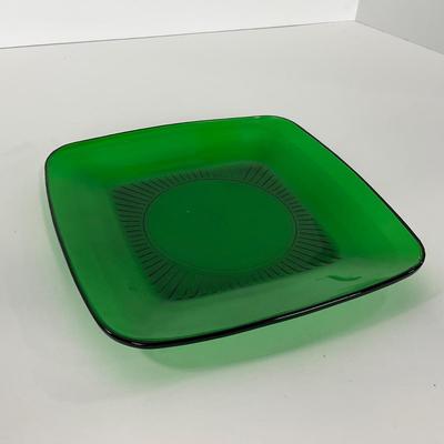 -69- GLASSWARE | Anchor Hocking Glass Co. Forest Green | Small Plates & Creamers