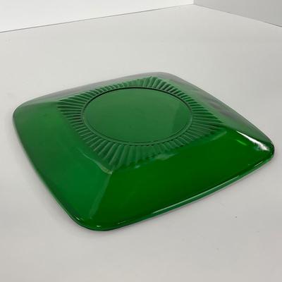 -69- GLASSWARE | Anchor Hocking Glass Co. Forest Green | Small Plates & Creamers
