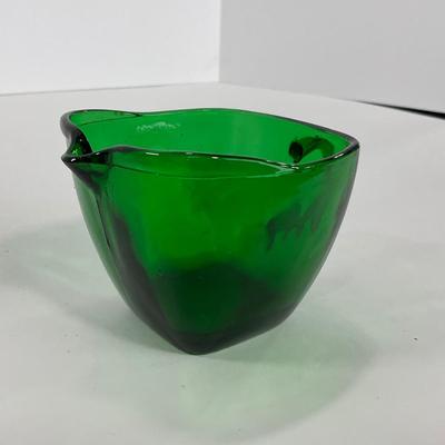 -69- GLASSWARE | Anchor Hocking Glass Co. Forest Green | Small Plates & Creamers
