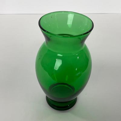 -70- GLASSWARE | Anchor Hocking Glass Co. | Forest Green Vases