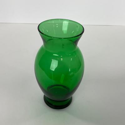 -70- GLASSWARE | Anchor Hocking Glass Co. | Forest Green Vases