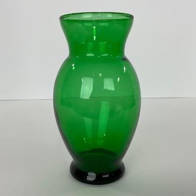 -70- GLASSWARE | Anchor Hocking Glass Co. | Forest Green Vases