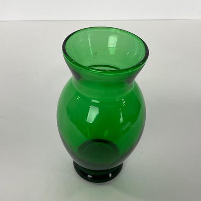-70- GLASSWARE | Anchor Hocking Glass Co. | Forest Green Vases