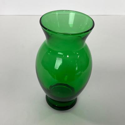 -70- GLASSWARE | Anchor Hocking Glass Co. | Forest Green Vases