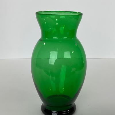 -70- GLASSWARE | Anchor Hocking Glass Co. | Forest Green Vases