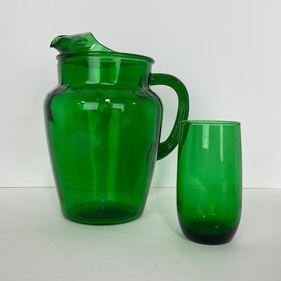 -71- GLASSWARE | Anchor Hocking Glass Co. | Forest Green Pitcher & Glass