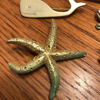 Vintage Fashion Pins Jewelry -Lot J210