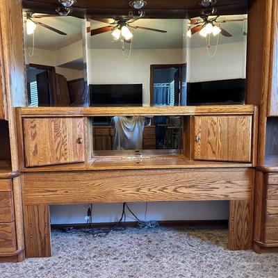 GOLDEN OAK 4 PC WALL UNIT FOR A QUEEN SIZE BED
