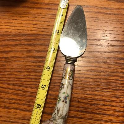 Sheffield England, Lenox, Chi-Keri Chen & Family Rose Asian Dish -Lot 430