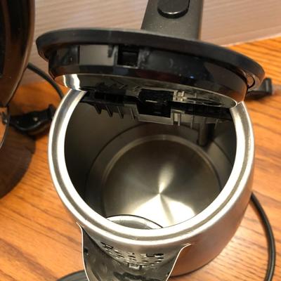 Hamilton-Beach Coffee Percolator & Electric Tea Kettle Water Boiler & Heater -Lot 432