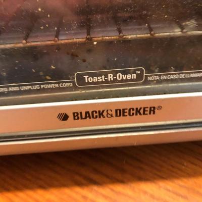 Black & Decker Toast-R-Oven & Hamilton-Beach Electronic Hand Mixer W/ Attachments -Lot 433