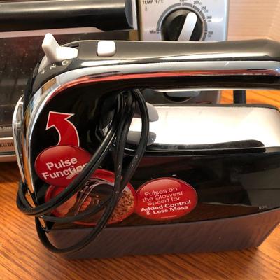 Black & Decker Toast-R-Oven & Hamilton-Beach Electronic Hand Mixer W/ Attachments -Lot 433