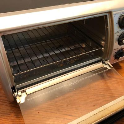 Black & Decker Toast-R-Oven & Hamilton-Beach Electronic Hand Mixer W/ Attachments -Lot 433