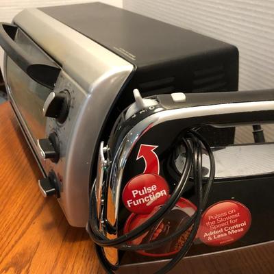 Black & Decker Toast-R-Oven & Hamilton-Beach Electronic Hand Mixer W/ Attachments -Lot 433