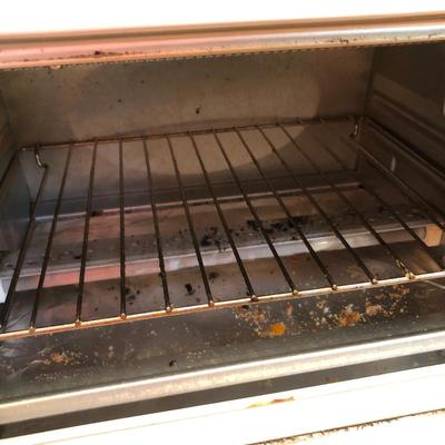 Black & Decker Toast-R-Oven & Hamilton-Beach Electronic Hand Mixer W/ Attachments -Lot 433