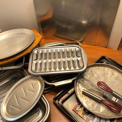 Pans, Pans & More Pans plus some -Lot 438