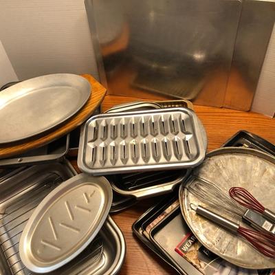 Pans, Pans & More Pans plus some -Lot 438