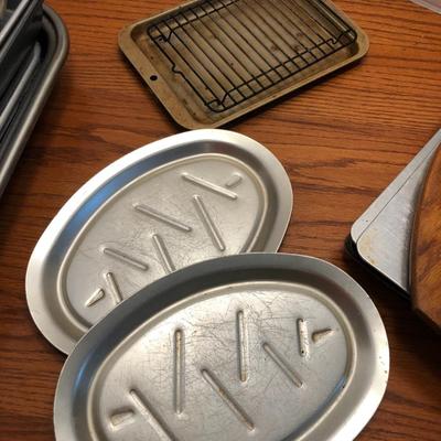 Pans, Pans & More Pans plus some -Lot 438