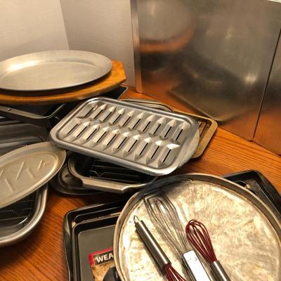 Pans, Pans & More Pans plus some -Lot 438