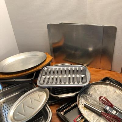 Pans, Pans & More Pans plus some -Lot 438